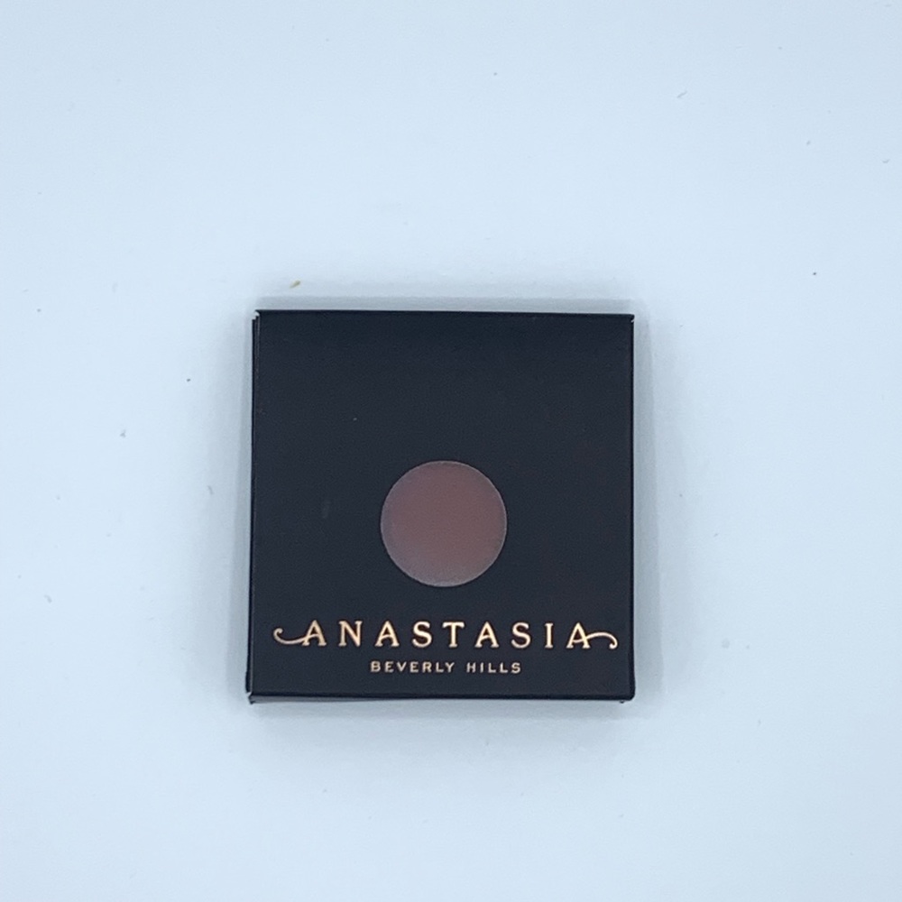 (Last one!) ‘sienna’ neutral waterproof eyeshadow - Picture 3 of 5